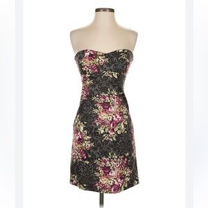 Chic Strapless Ixia Floral Dress in Black and Pink